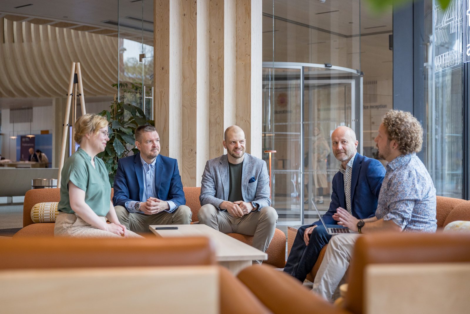 Reroundin perustajat keskustelemassa